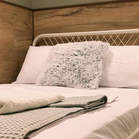 לריסה Luxury Townhouse Suite מראה חיצוני תמונה