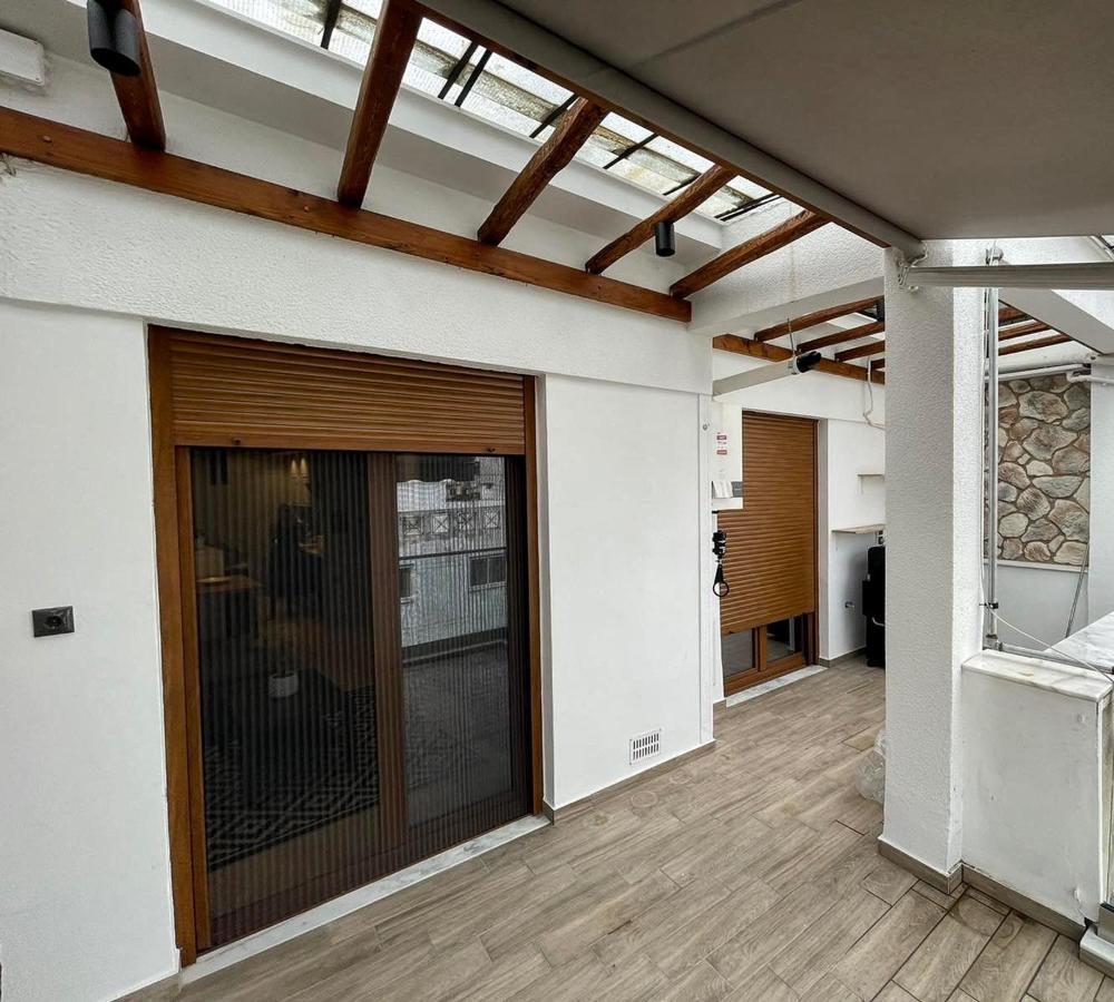 לריסה Luxury Townhouse Suite מראה חיצוני תמונה