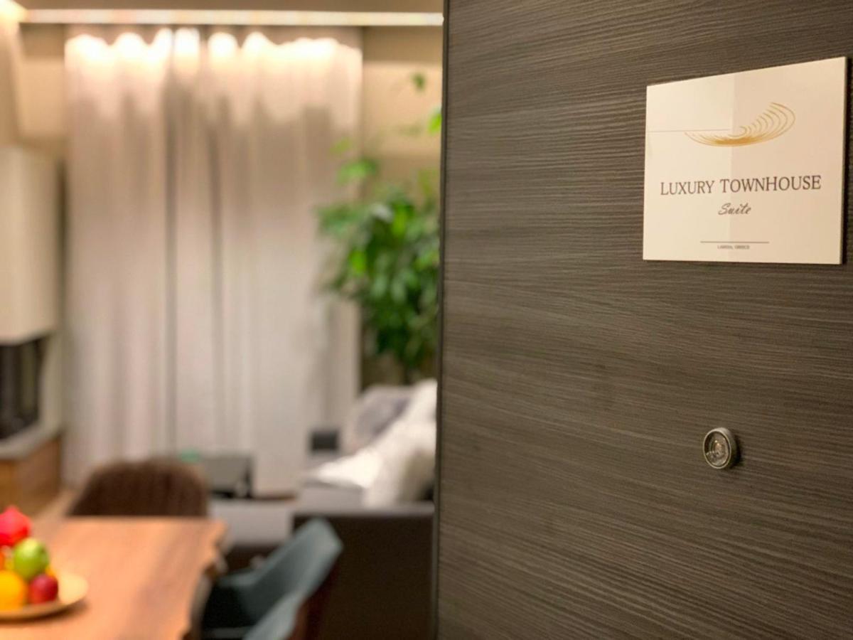 לריסה Luxury Townhouse Suite מראה חיצוני תמונה