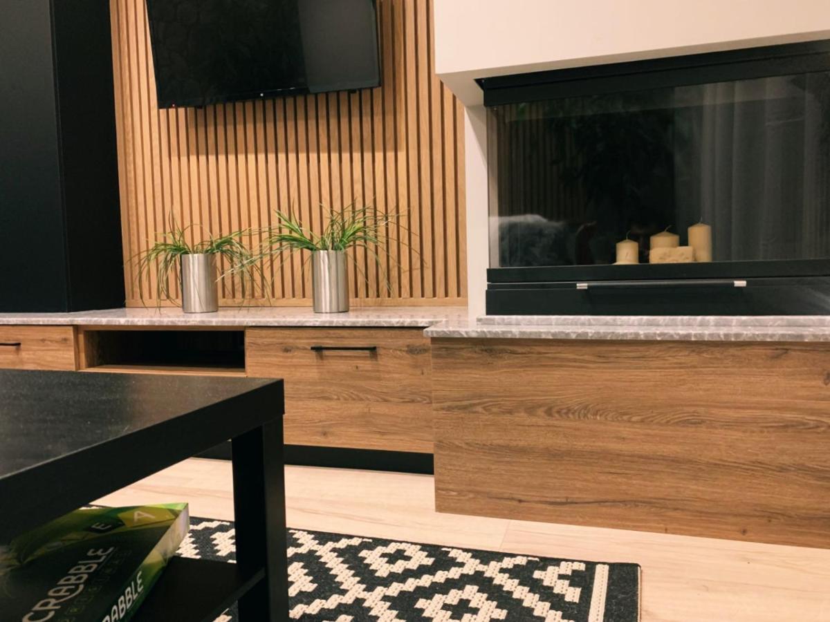 לריסה Luxury Townhouse Suite מראה חיצוני תמונה