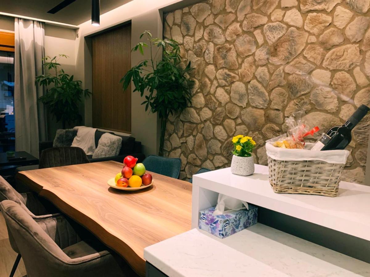 לריסה Luxury Townhouse Suite מראה חיצוני תמונה